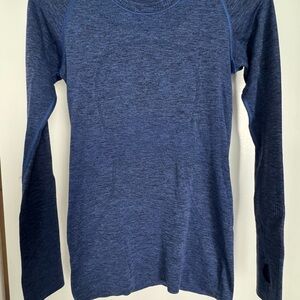 Lululemon Swiftly Tech Long Sleeve Crew in
Black / Sapphire Blue